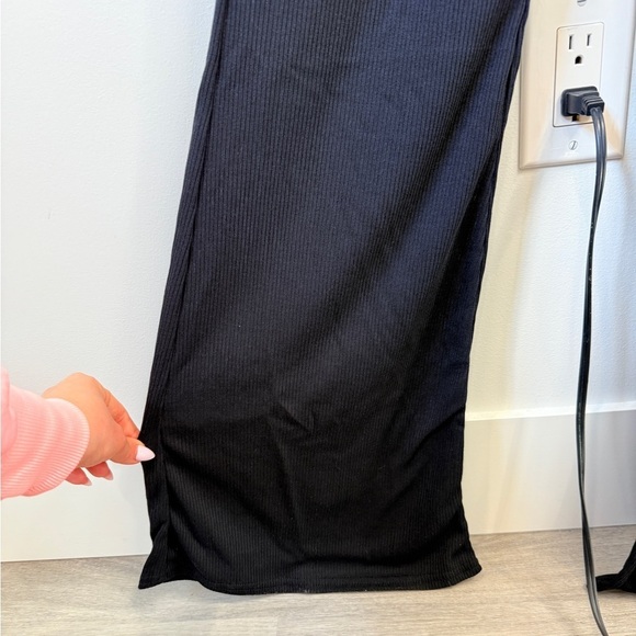 PrettyLittleThing Black Ribbed Strappy Square Neck Flared Jumpsuit - Picture 5 of 9